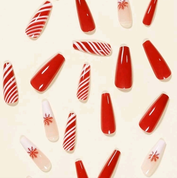 24 pc Xmas Nails - Picture 3 of 4